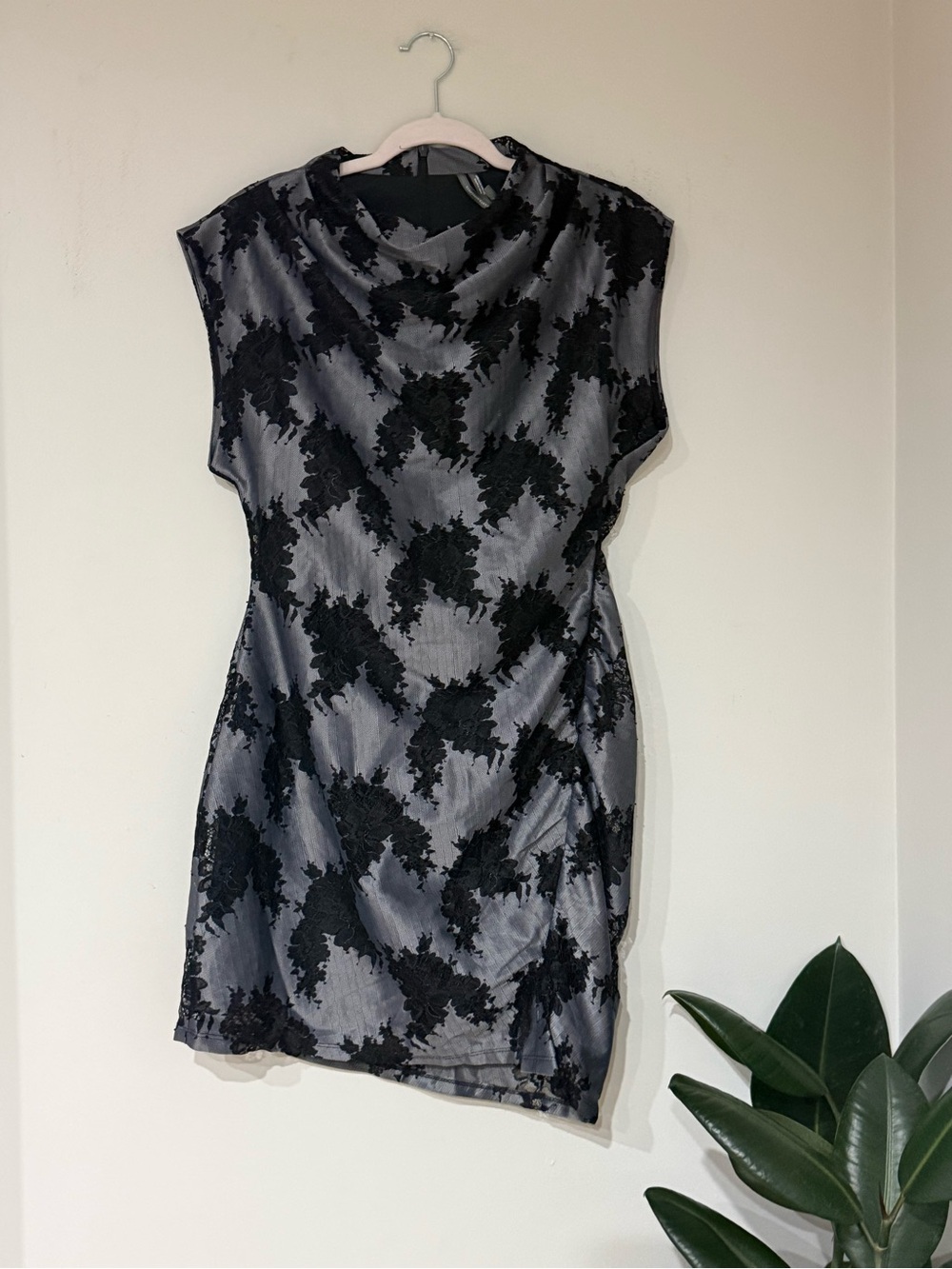 Anthropologie The Maya Ruched Cowl-Neck Dress: Lace Mini Edition Size 8 - Picture 4 of 9